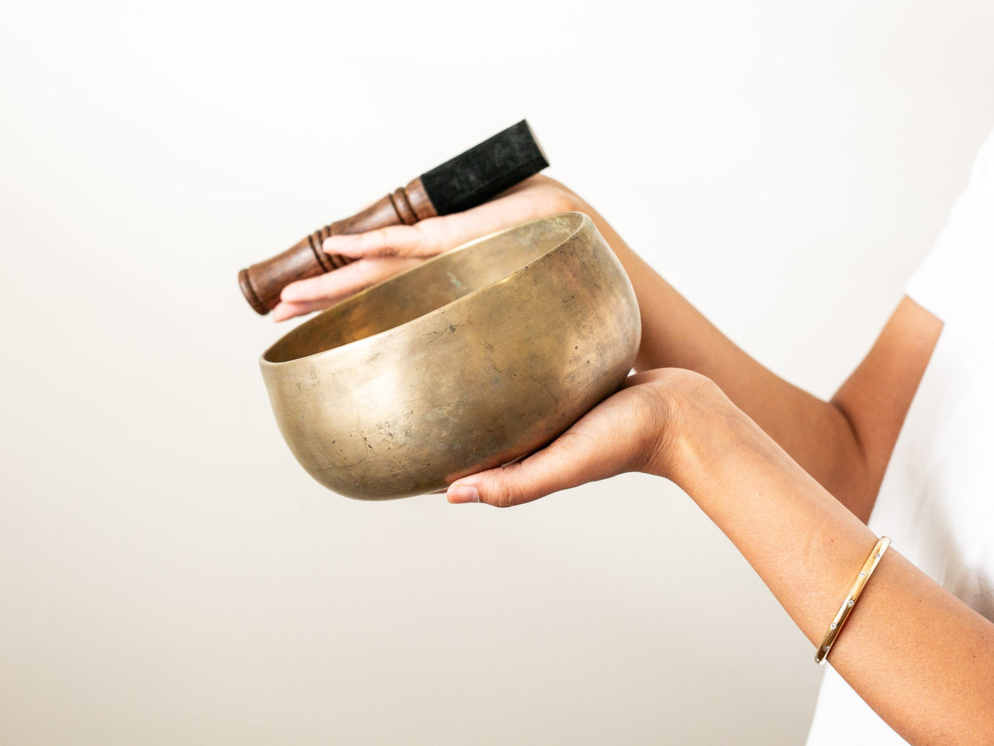 Remuna Singing Bowl - F3 (178 Hz)