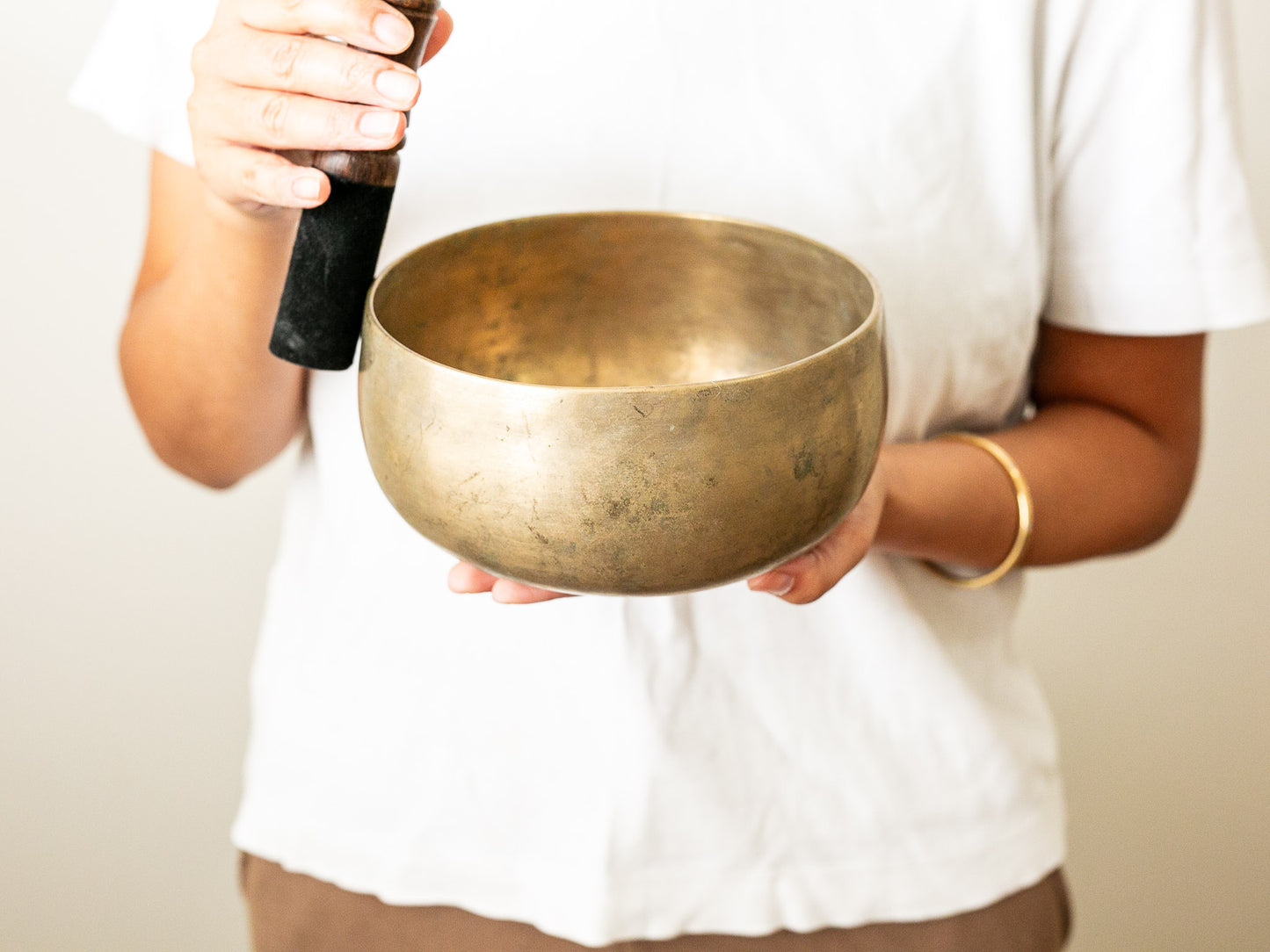 Remuna Singing Bowl - F3 (178 Hz)