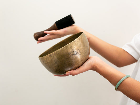 Tara Singing Bowl - Base Note F#3 (184 Hz)