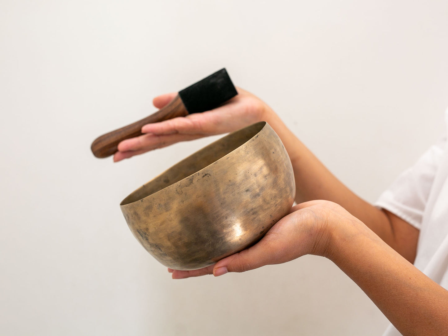Tara Singing Bowl - Base Note D#3 (152 Hz)