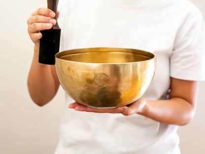 Hand Hammered Moon Singing Bowl - Base Note E3 166 Hz