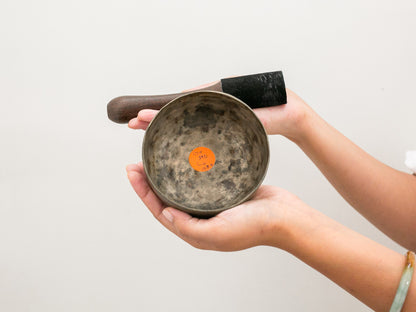 Small Tara Singing Bowl - Base Note G4 (390)