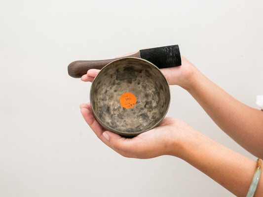 Small Tara Singing Bowl - Base Note G4 (390)