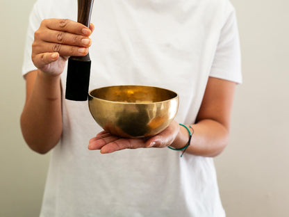 Small Hand Hammered Singing Bowl - Base note G4 (390)