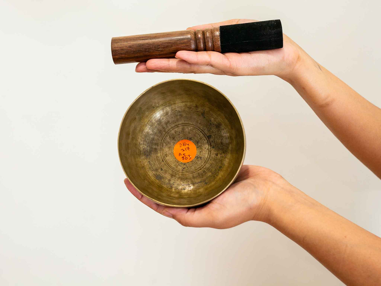 Small Tara Singing Bowl - Base Note D#4 (317)