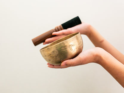 Small Tara Singing Bowl - Base Note D#4 (305)