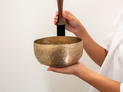 Tara Singing Bowl - Base Note F3 (178 Hz)
