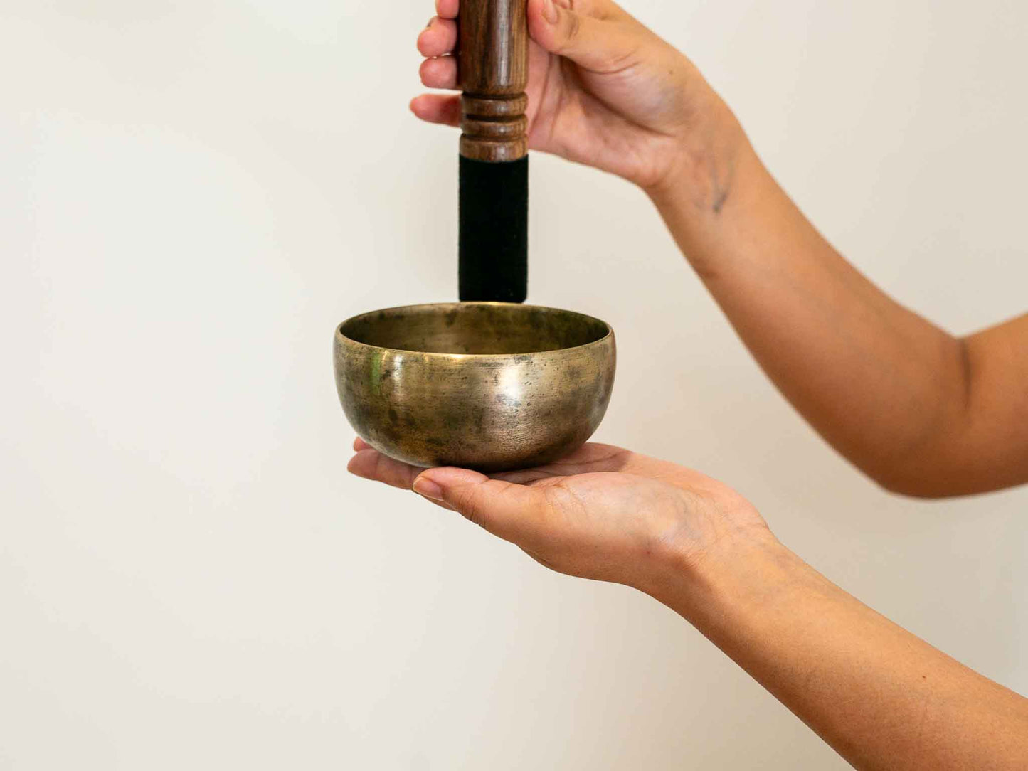 Small Tara Singing Bowl - Base Note D#5 (604 Hz)