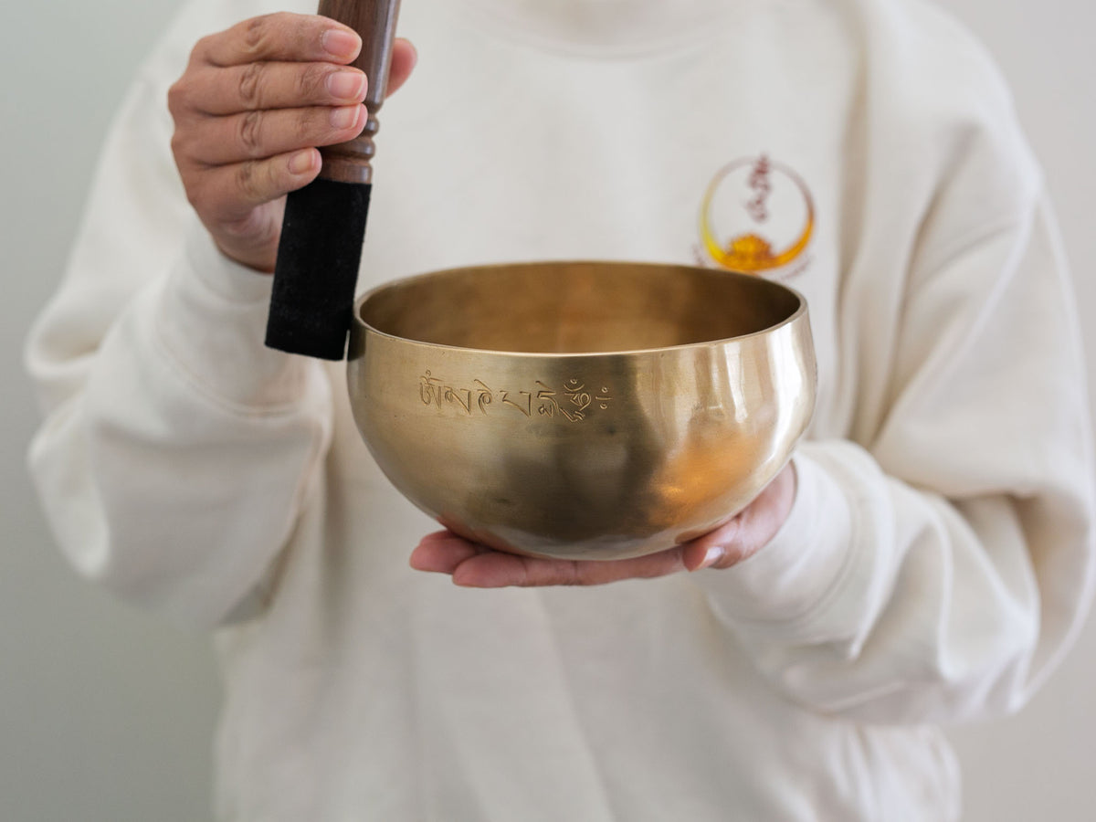 Hand Hammered Moon Singing Bowl - Base Note B3 253 Hz