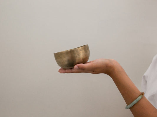 Small Tara Singing Bowl - Base Note F4 (348)