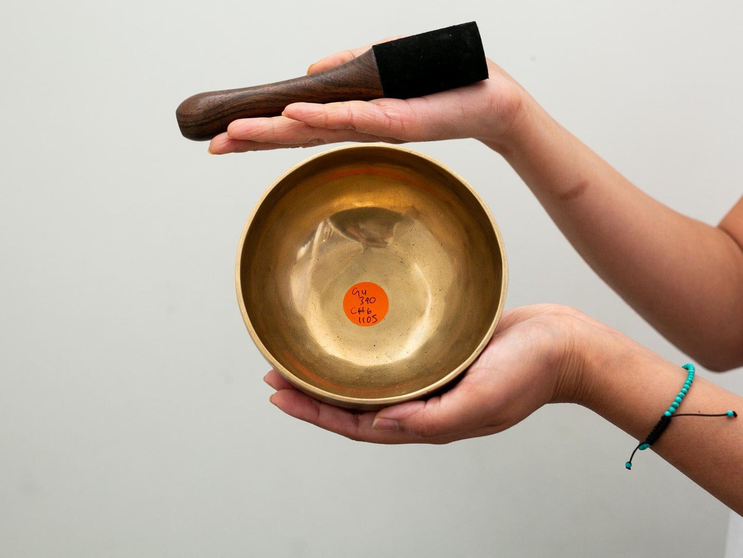 Small Hand Hammered Singing Bowl - Base note G4 (390)