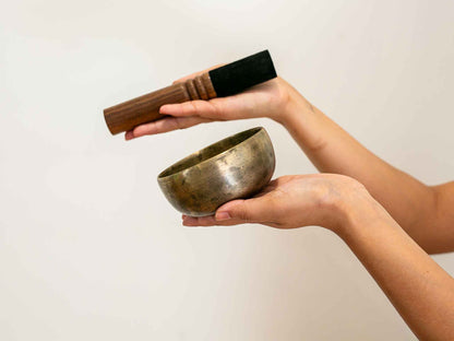 Small Tara Singing Bowl - Base Note D#5 (604 Hz)