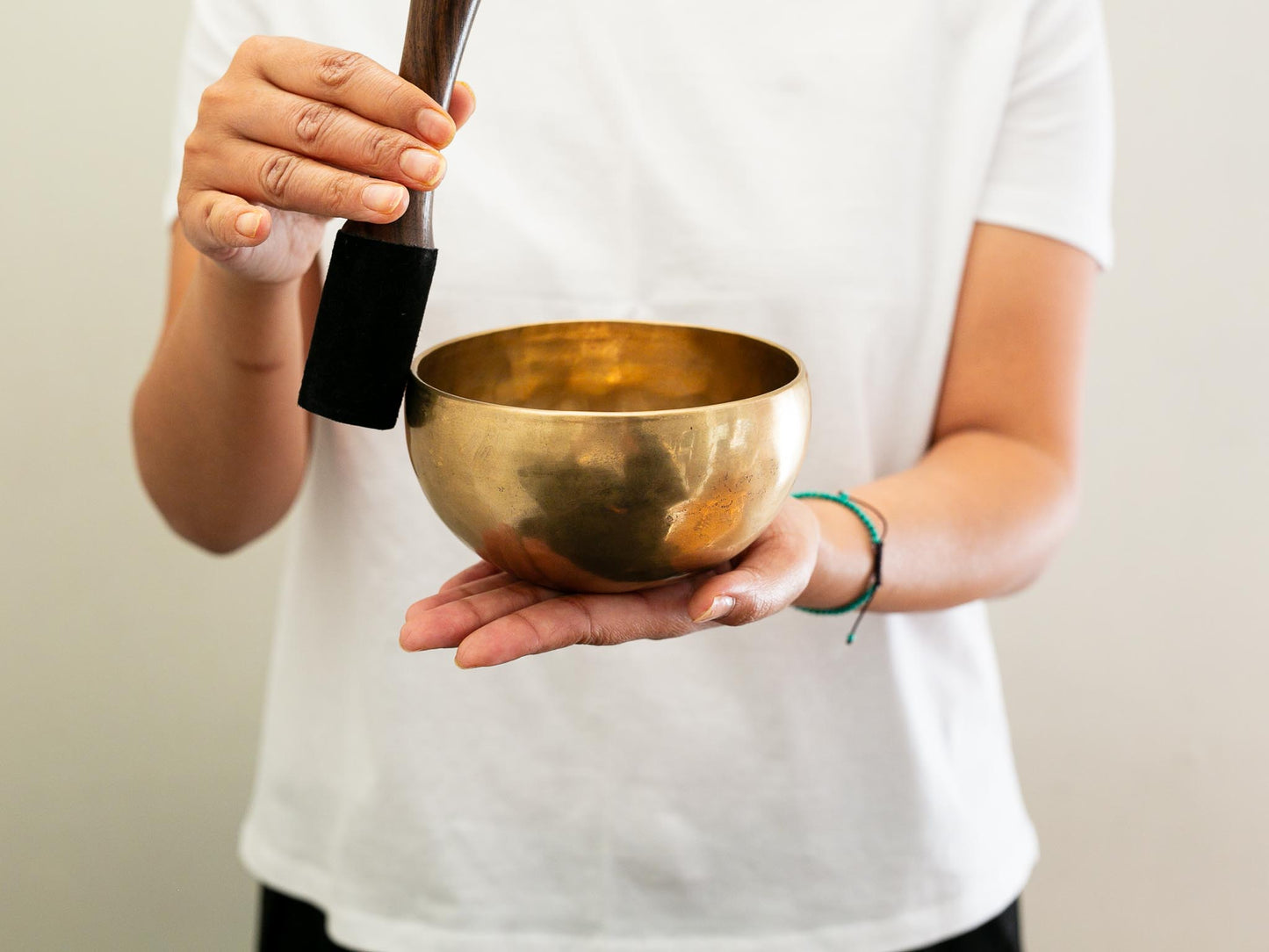 Small Hand Hammered Singing Bowl - Base note G#4 (406)