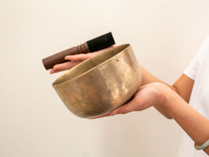 Tara Singing Bowl (thick rim) - Base Note G#3 (206 Hz)