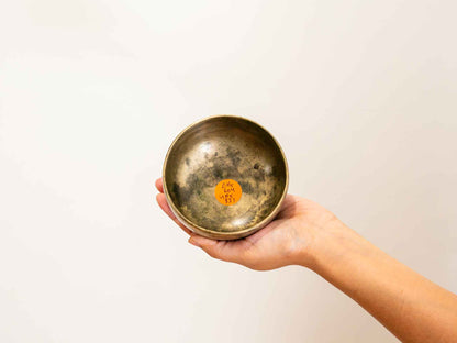 Small Tara Singing Bowl - Base Note D#5 (604 Hz)