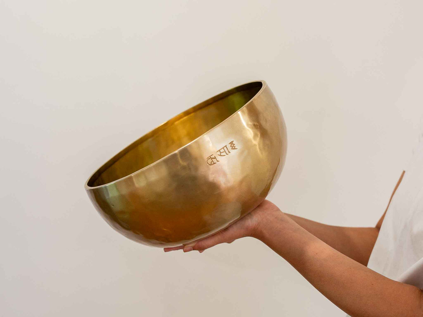 Hand Hammered Moon Singing Bowl - Base Note G#2 (105) Hz
