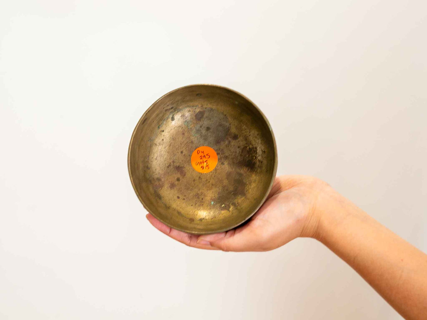 Small Tara Singing Bowl - Base Note D4 (295)