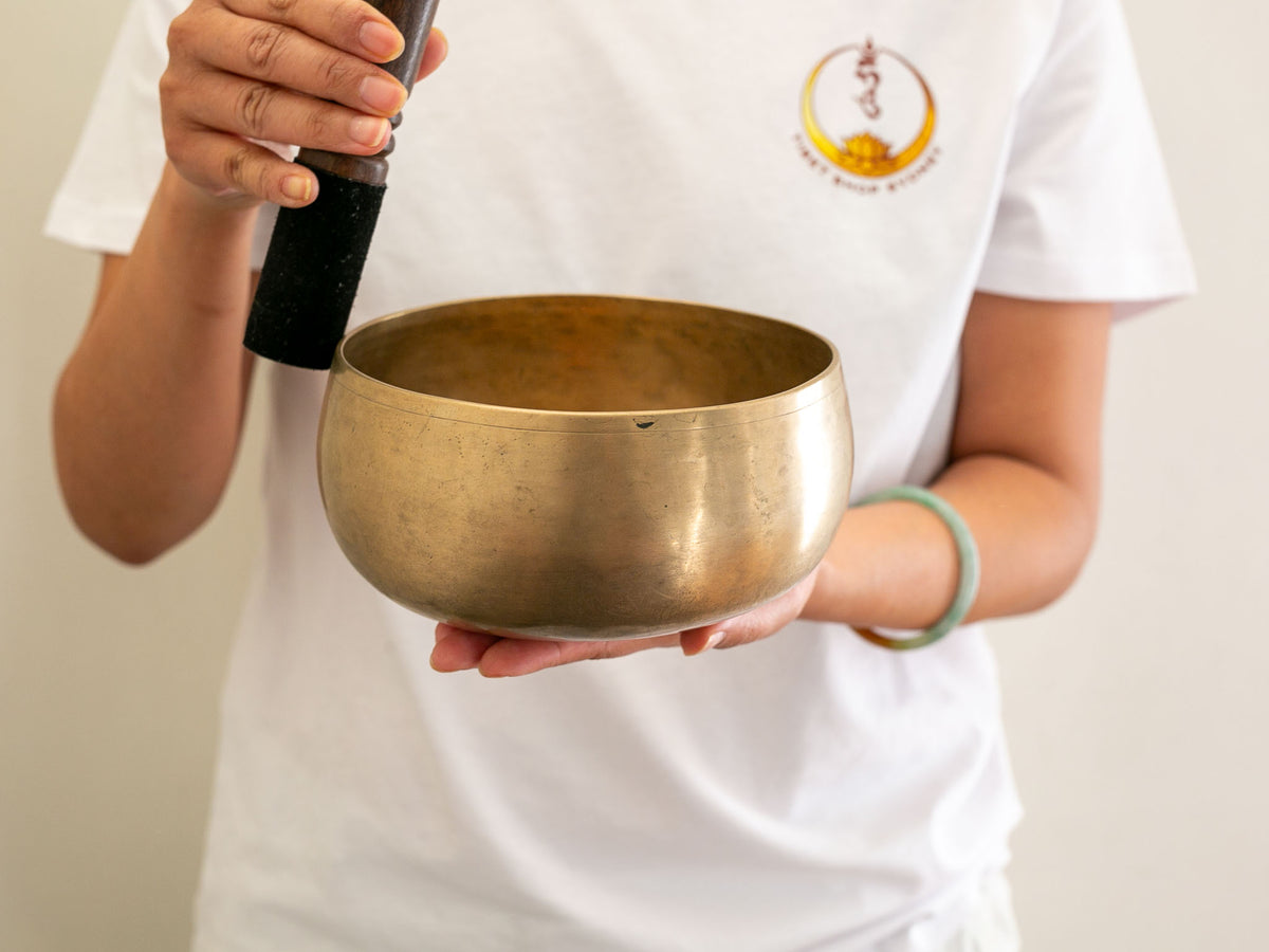 Remuna Singing Bowl - F#3 (190 Hz)