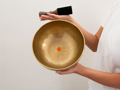 Hand Hammered Singing Bowl - Base Note C#3 136Hz