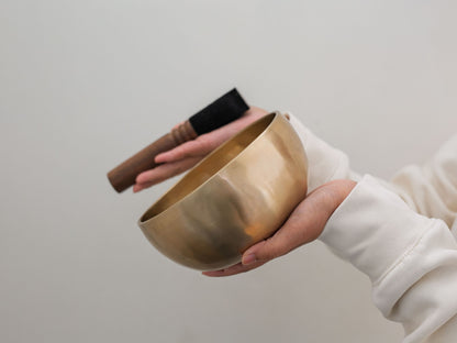 Hand Hammered Singing Bowl - Base Note B3 242 Hz