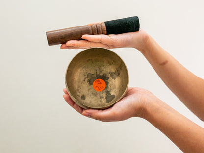 Small Tara Singing Bowl - Base Note D#4 (316)