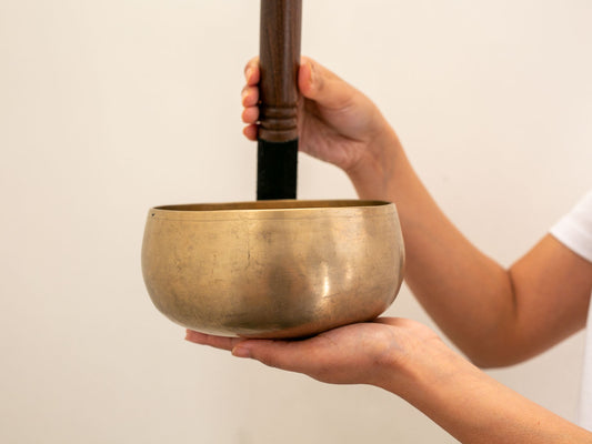 Remuna Singing Bowl - F#3 (190 Hz)