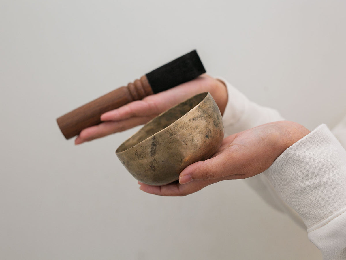 Small Tara Singing Bowl - Base Note F#4 (359Hz)