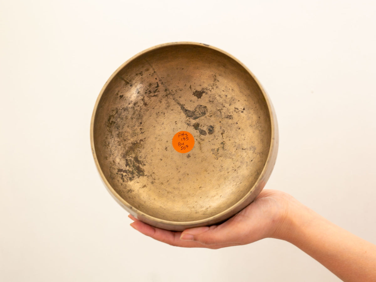 Remuna Singing Bowl - F#3 (185 Hz)