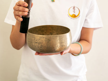 Remuna Singing Bowl - F3 (179 Hz)