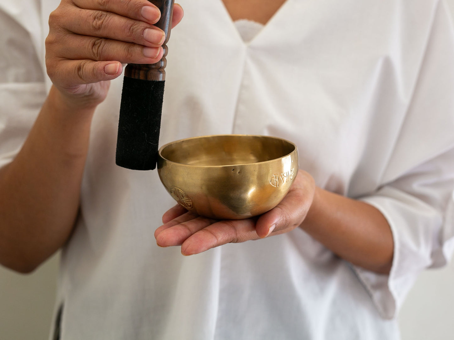 Hand Hammered Moon Singing Bowl - Base Note E5 (660) Hz