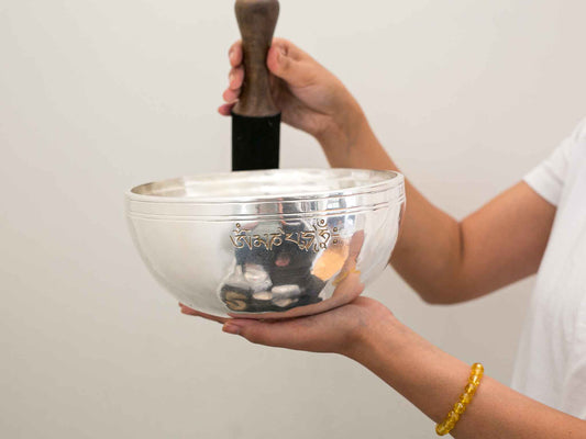 Silver Moon Singing Bowl - Base Note F#3 (189 Hz)