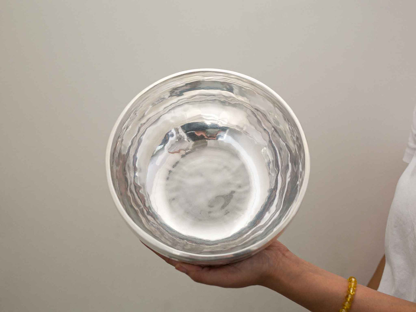 Silver Moon Singing Bowl - Base Note F#3 (189 Hz)