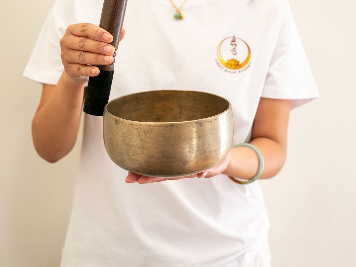 Remuna Singing Bowl - F#3 (188 Hz)