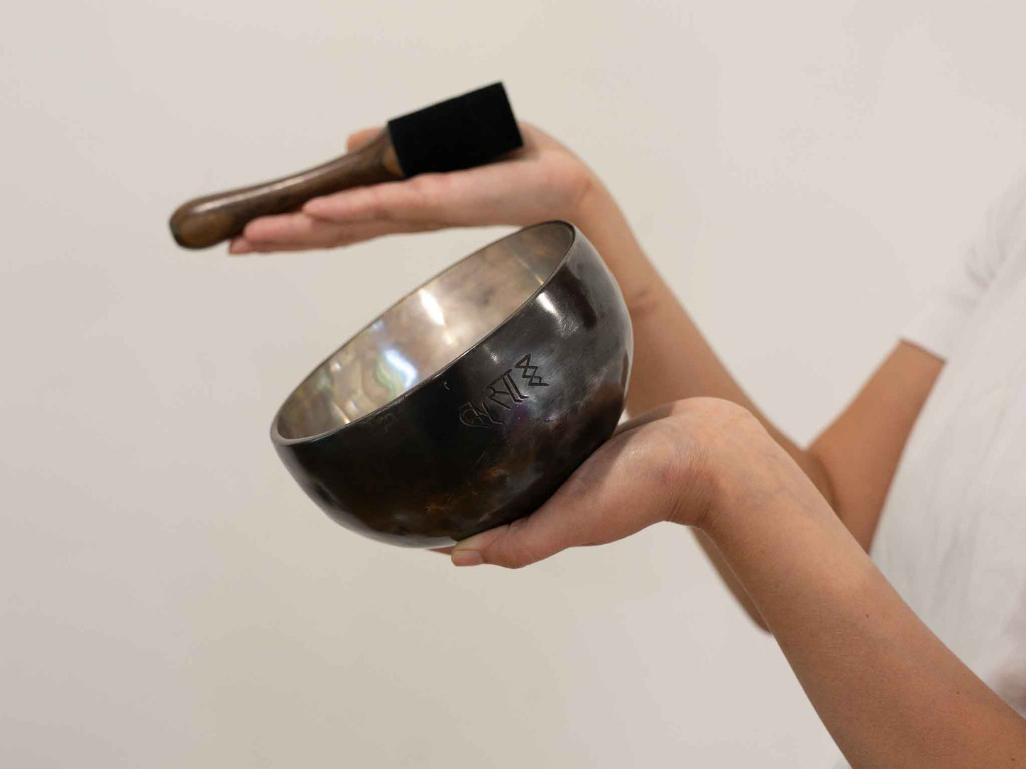 Silver Moon Singing Bowl - Base Note F4 (340 Hz)