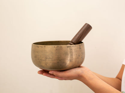 Remuna Singing Bowl - F#3 (188 Hz)