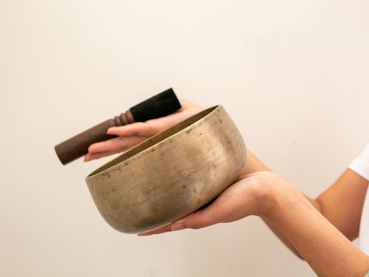 Remuna Singing Bowl - F#3 (188 Hz)