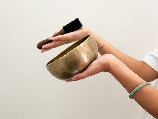 Tara Singing Bowl - Base Note C#4 (302 Hz)