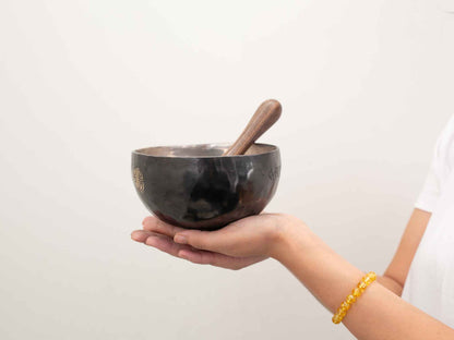 Silver Moon Singing Bowl - Base Note E4 (333 Hz)