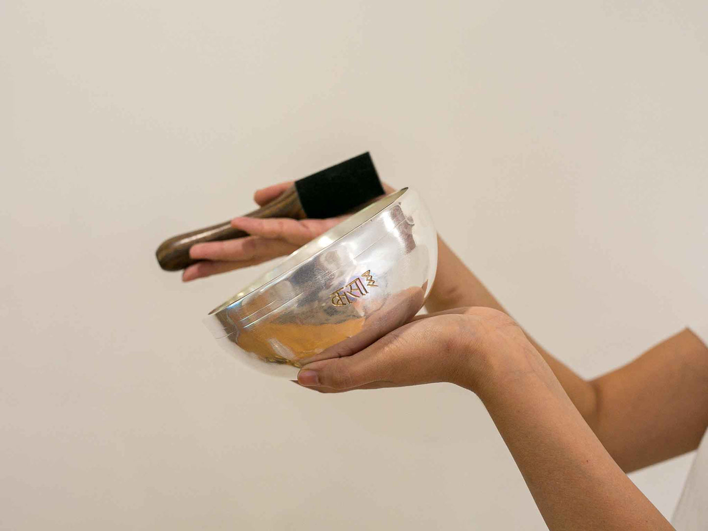 Silver Moon Singing Bowl - Base Note E4 (336Hz)