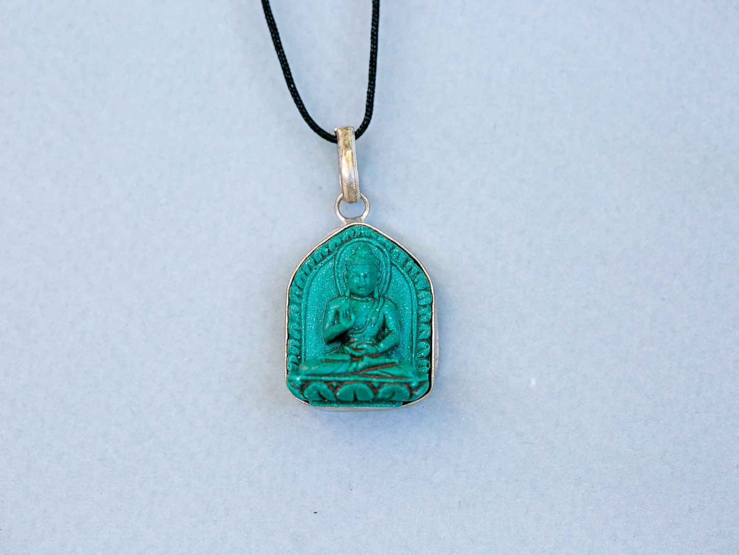Resin and White Metal Buddha Pendant (2 colours)