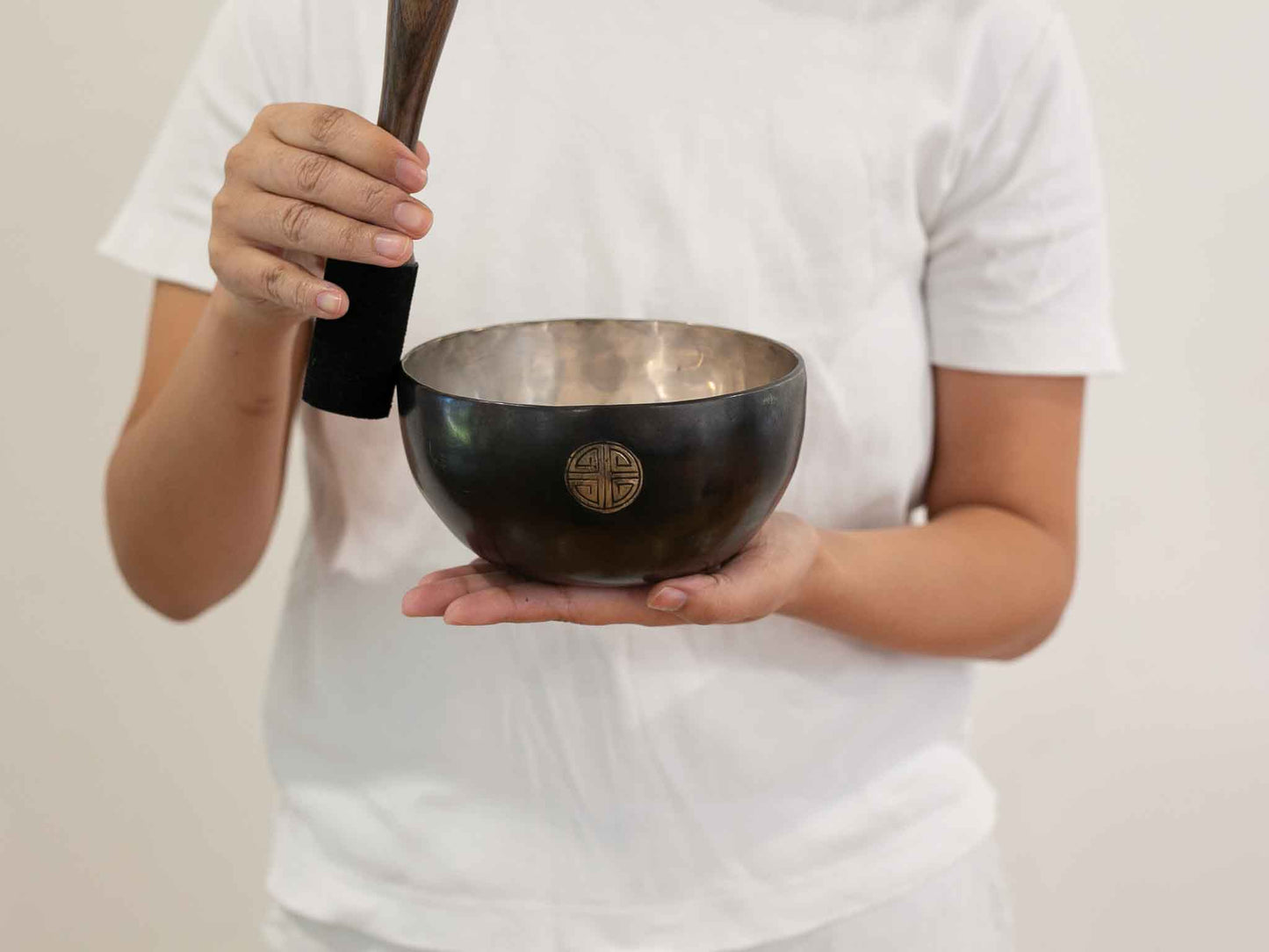 Silver Moon Singing Bowl - Base Note D4 (290 Hz)