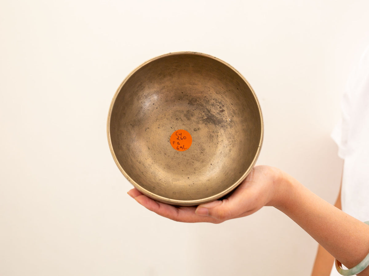 Tara Singing Bowl (thick rim) - Base Note C4 (260 Hz)