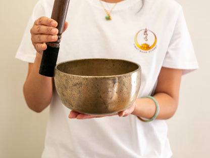 Tara Singing Bowl (thick rim) - Base Note B3 (253 Hz)
