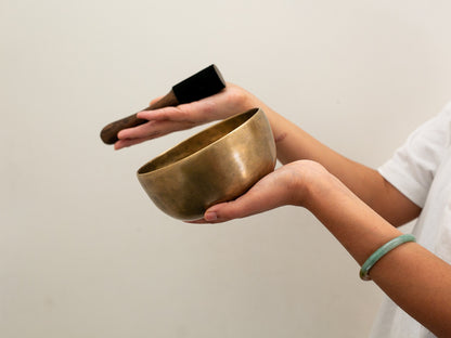 Tara Singing Bowl - Base Note D#4 (302 Hz)