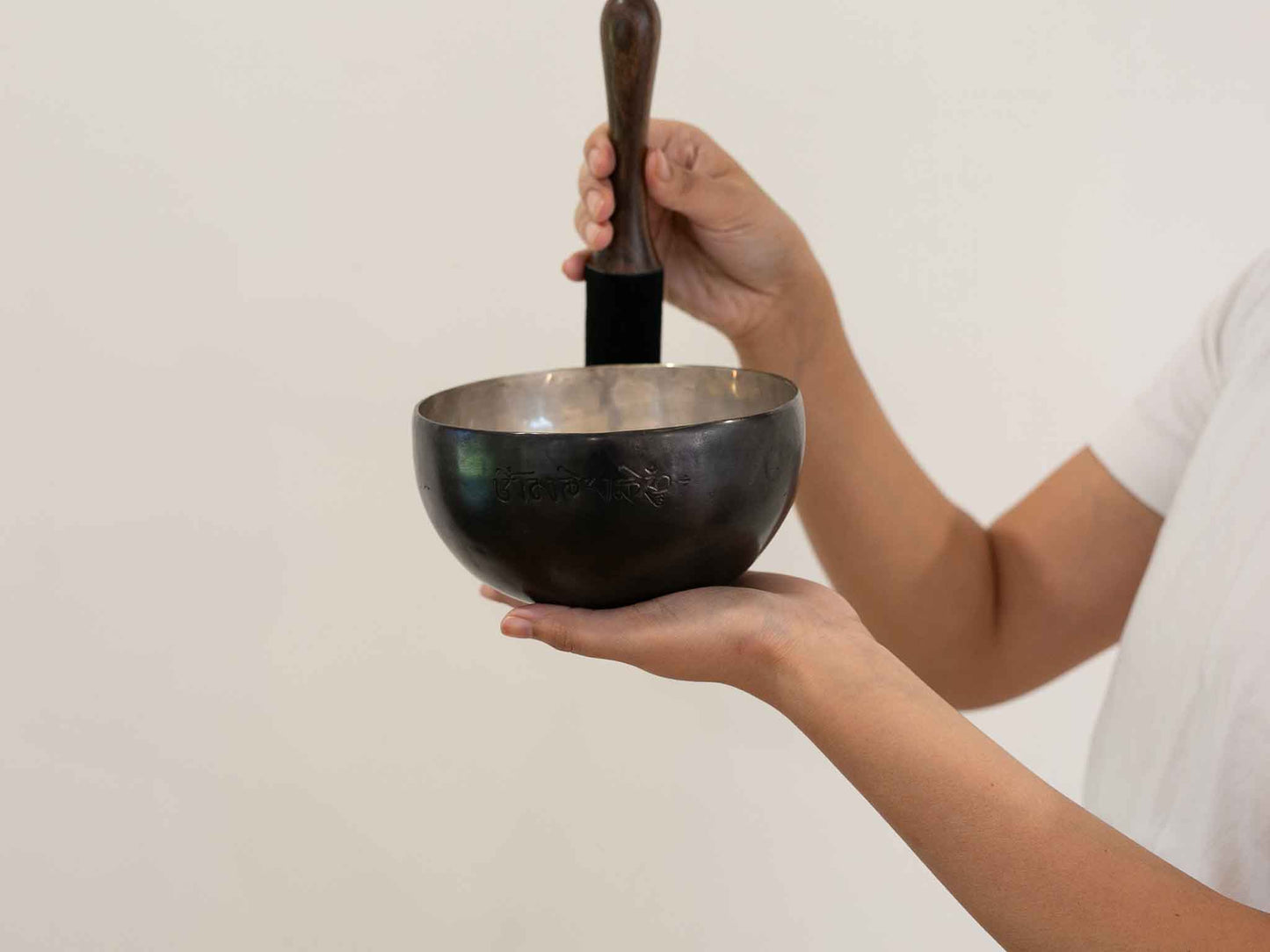 Silver Moon Singing Bowl - Base Note D4 (290 Hz)