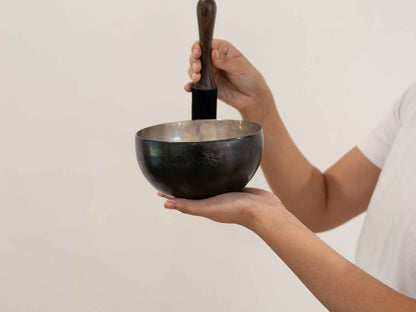 Silver Moon Singing Bowl - Base Note D4 (290 Hz)