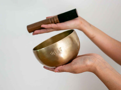 Hand Hammered Moon Singing Bowl - Base Note G#4 425 Hz
