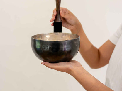 Silver Moon Singing Bowl - Base Note C#4 (273 Hz)