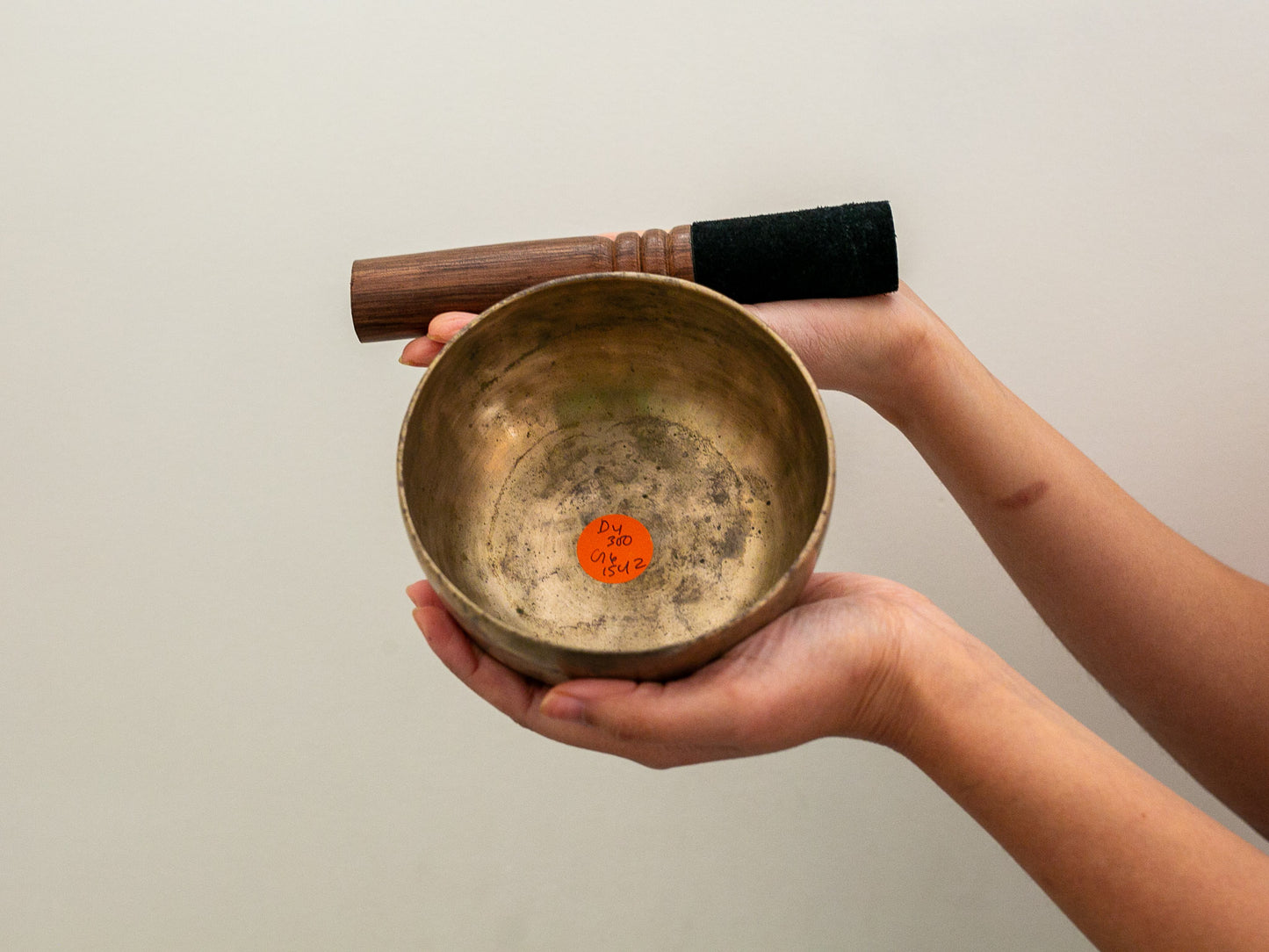 Small Tara Singing Bowl - Base Note D4 (300)