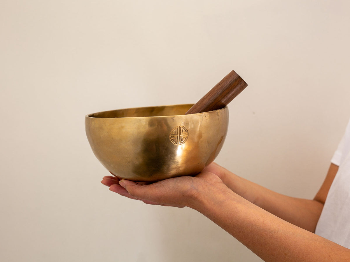 Hand Hammered Moon Singing Bowl - Base Note A3 230 Hz